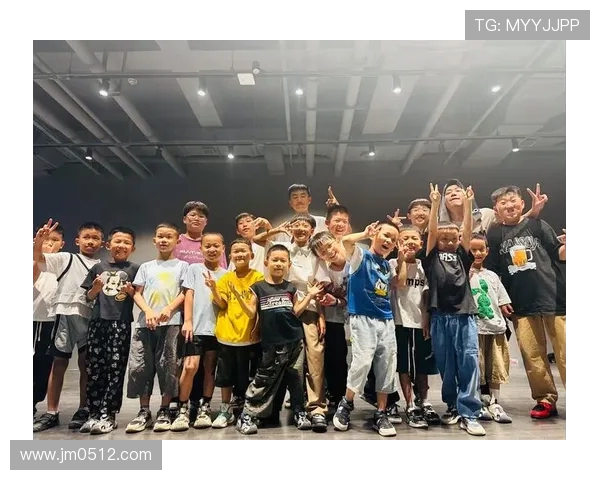 杭州街舞队灵活性创新高引领全国街舞新潮流